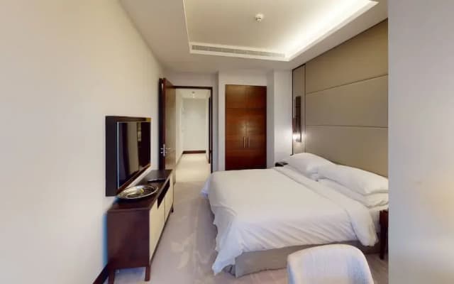 Stunning 2 Bed Address Sky View Best Layout - photo 3