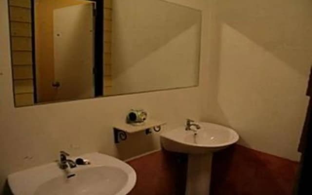 Patong Backpacker Hostel - photo 5