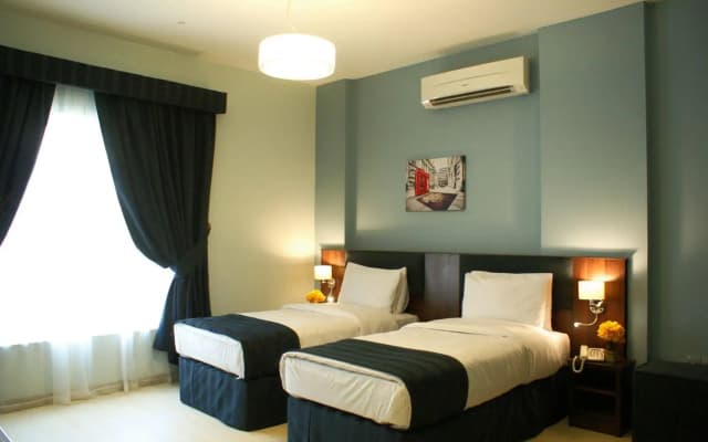 Weekend Hotel & Apartments - photo 3