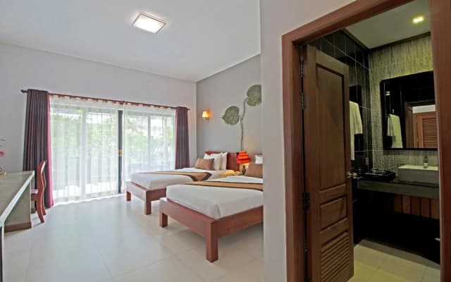 New Riverside Hotel - photo 2
