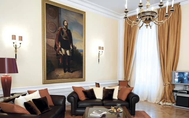 Palais Coburg - photo 3