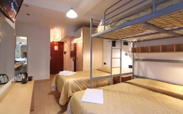 Roma Inn Hostel - photo 4