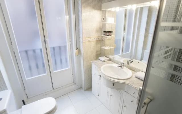 Apartamento  Catedral de la Almudena - photo 5