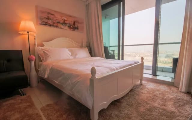 Iconic Apartment with Balcony - photo 5