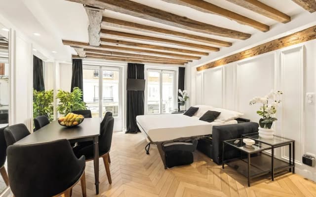 2bdr/5p Apartment au Centre de Paris in Downtown Paris - photo 5