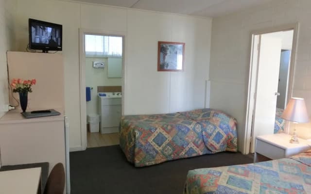 Ringwood Motel - photo 5