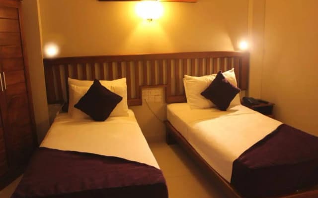 Port View City Hotel - photo 4
