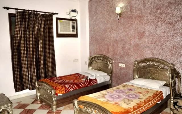 Namaskar India Hotel - photo 3