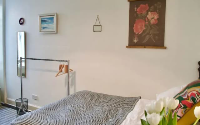 1 Bedroom Flat With Central Location - photo 2