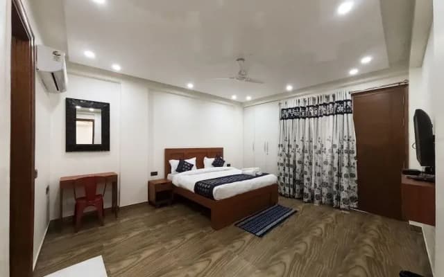 Under My Roof Luxury Apartment - photo 5