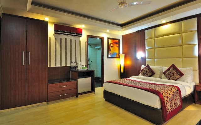 Hotel Krishna Residency at Dwarka - photo 4