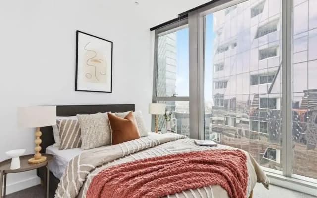 A Stylish 3BR Apt With Harbour Views, Free Parking - photo 3