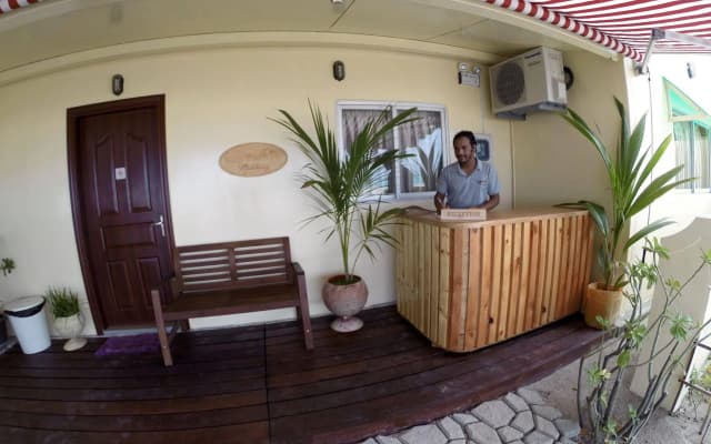 Luau Beach Inn - photo 5