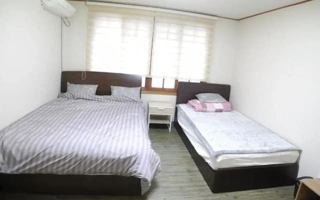 Campfire Guesthouse - photo 3
