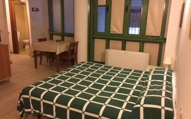 "2 pax Studio, Month to Month Lease, Utility Costs Included" - photo 3