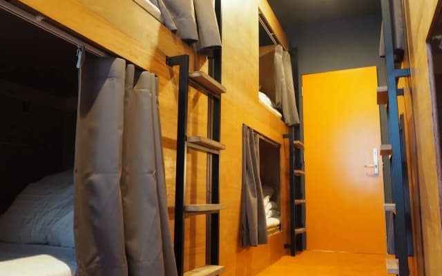 Turn Table Hostel - photo 3