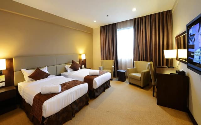 Lintas View Hotel - photo 2