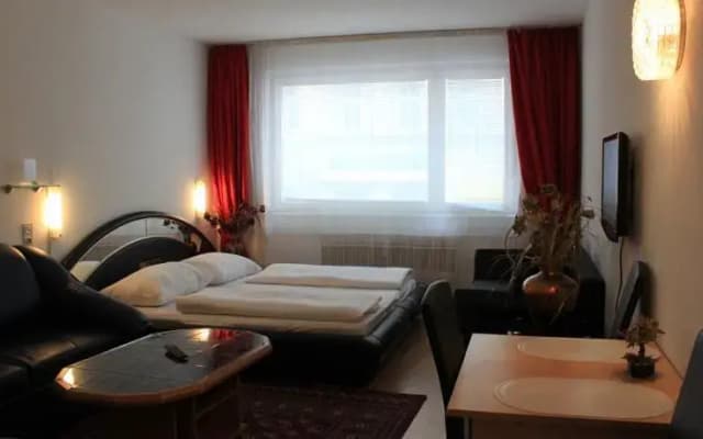 Adam Apartments - photo 2
