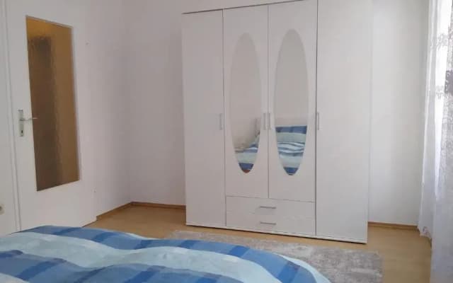 Spacious Central Apartment - photo 4