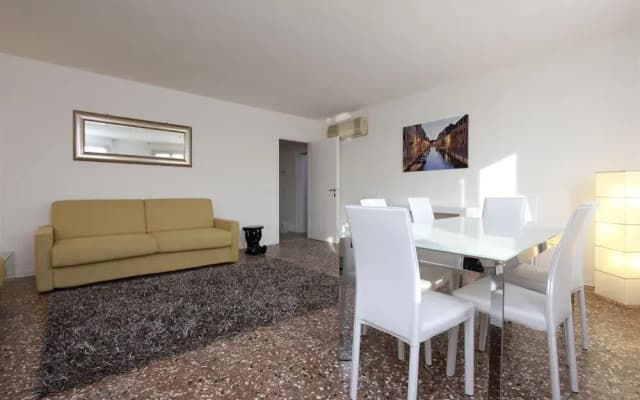 City Apartments - photo 5