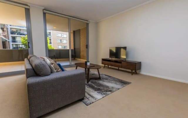 Perfectly Located Apartment - photo 5
