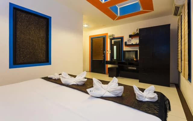 Long Beach Hotel Patong - photo 4