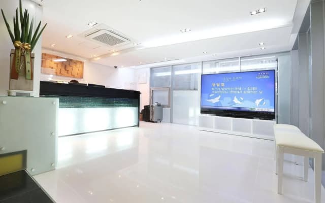 Lookhome Guesthouse (female only) - photo 2