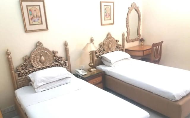 Bajaj Indian Home Stay - photo 3