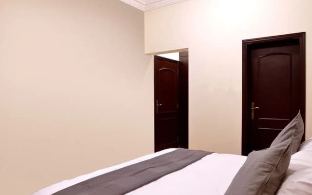 Emerald Suites - photo 2