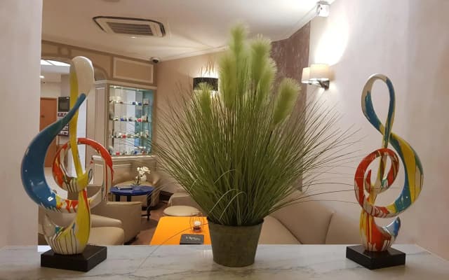 Hotel Champerret Elysees - photo 2