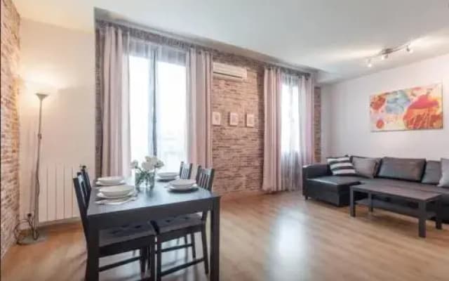 Central Apartment - photo 2