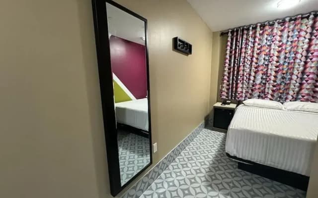 Moon Hotel Brooklyn - photo 5