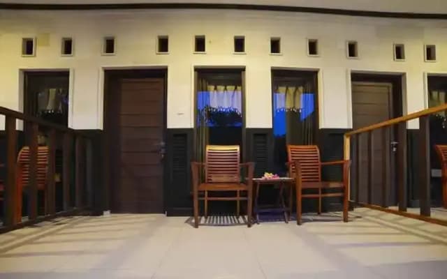 Santhi House Kuta - photo 2