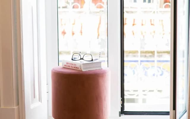 2 Beautiful Suites Upscale Flat Embracing Tejo! - photo 2