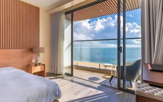 La Vague Hotel - photo 4