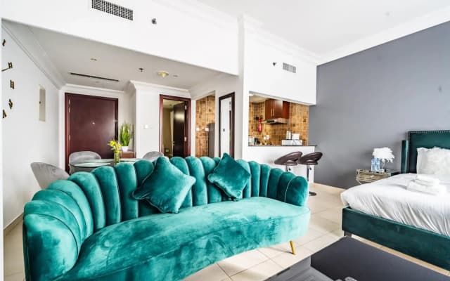 JLT - Lakeshore Tower 807 - photo 2