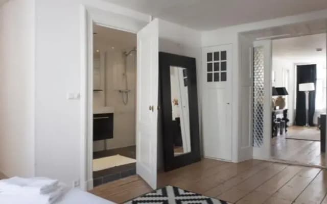 Nassau House - photo 5