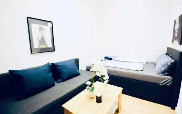 Cozy 5BR Apt 10min Walk to Augarten - photo 2