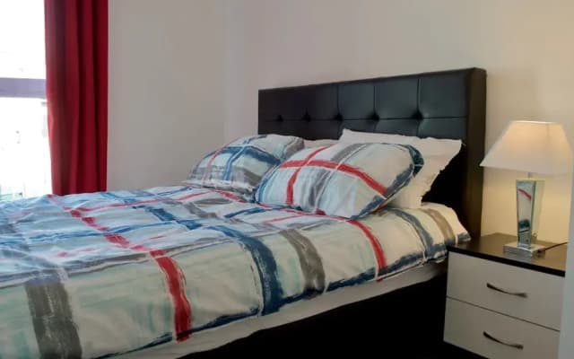 2 Bedroom Flat In Edinburgh - photo 3