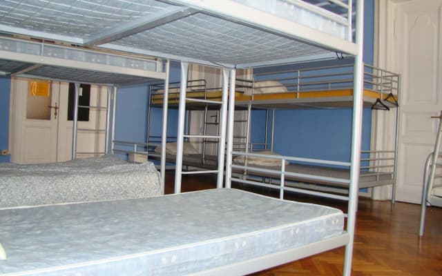 Hostel California Vaci Street - photo 2