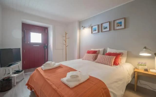 Rose Apartments - photo 2