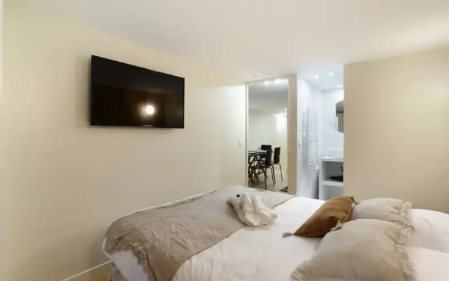 Modern Apartment 2 Bedrooms - Center of Paris - photo 5