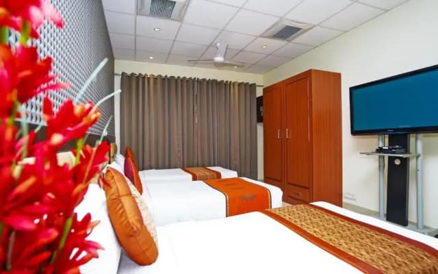 Hotel Pooja Palace - photo 2