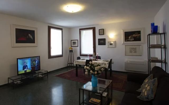 Venice Gallery - photo 2