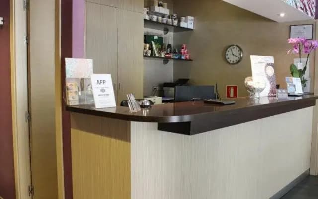 Hostal 4C Cuatro Caminos - photo 2