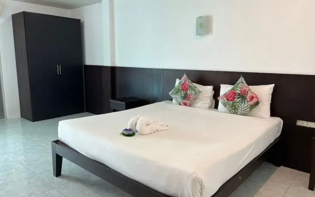 Kiwi Boutique Hotel - photo 2