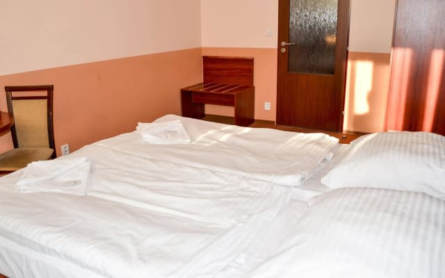 Hotel Inturprag - photo 2