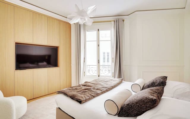 Elegant A/C Apt 2br/6p - Paris 17th/monceau - photo 2