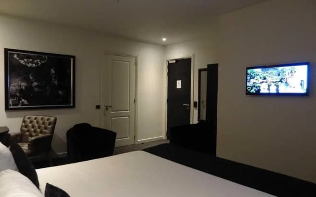 Sara's Boutique Hotel - photo 4