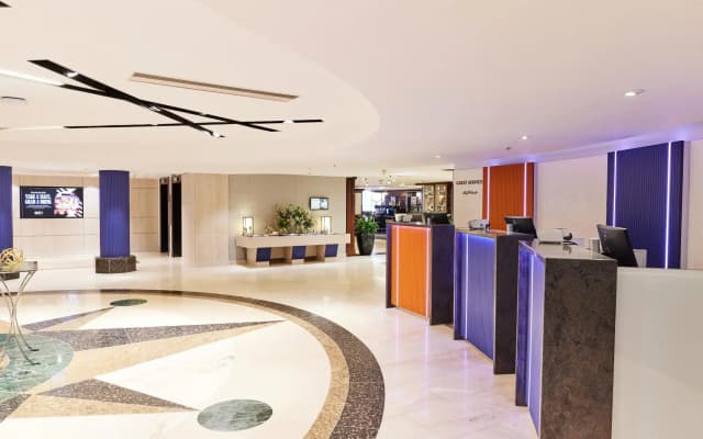 The Marble Arch Hotel - photo 3